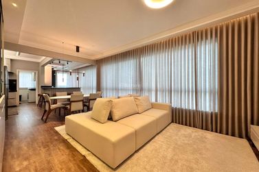 Apartamento &agrave; venda - 130m&sup2; - Meia Praia