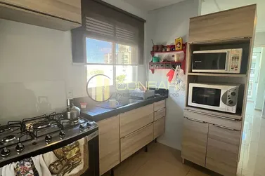 Apartamento para alugar - 80m&sup2; - Meia praia