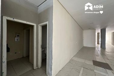 Sal&atilde;o Comercial para alugar - 209m&sup2; - Centro