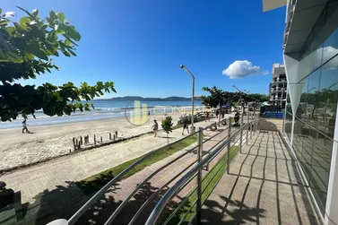 Apartamento &agrave; venda - 240m&sup2; - Meia Praia