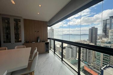Apartamento &agrave; venda - Meia Praia