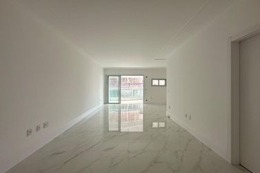 Apartamento &agrave; venda - 157m&sup2; - Meia Praia