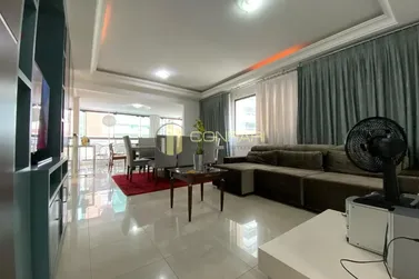Apartamento &agrave; venda - 117m&sup2; - Meia Praia