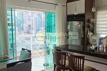 Apartamento &agrave; venda - 70m&sup2; - meia praia