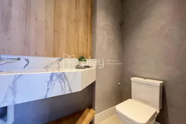 Apartamento &agrave; venda - 128m&sup2; - Meia Praia