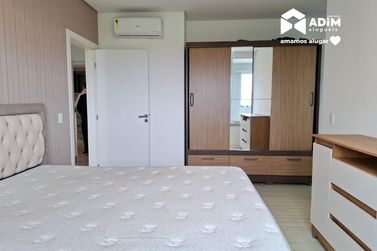 Apartamento para alugar - 134m&sup2; - Meia Praia