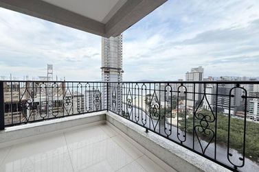 Apartamento &agrave; venda - 200m&sup2; - Meia Praia
