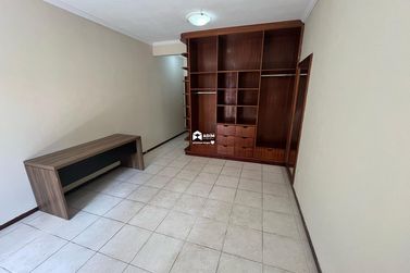 Apartamento para alugar - 150m&sup2; - Centro