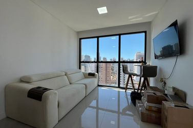 Apartamento &agrave; venda - 106m&sup2; - Meia Praia