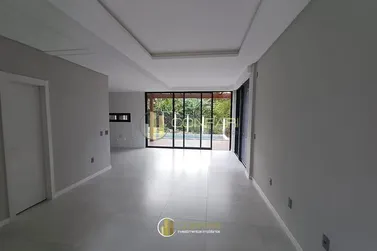 Sobrado &agrave; venda - 393m&sup2; - Taquaras