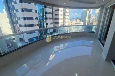 Apartamento &agrave; venda - 268m&sup2; - Meia Praia