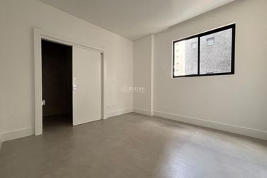 Apartamento &agrave; venda - 177m&sup2; - Meia Praia