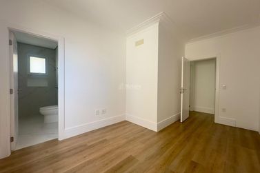 Apartamento &agrave; venda - 157m&sup2; - Meia Praia