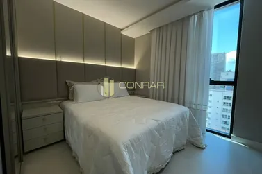 Apartamento &agrave; venda - 136m&sup2; - Meia praia