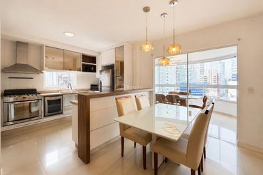 Apartamento &agrave; venda - 108m&sup2; - Centro