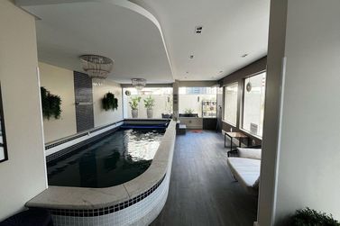 Apartamento &agrave; venda - 128m&sup2; - Meia Praia