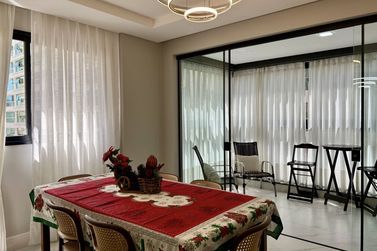 Apartamento &agrave; venda - 118m&sup2; - Meia Praia
