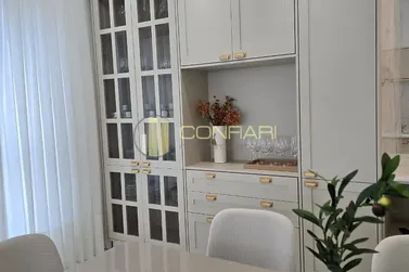 Apartamento &agrave; venda - 105m&sup2; - Meia Praia