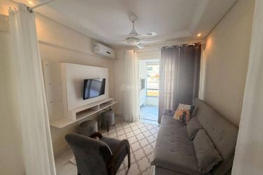 Apartamento &agrave; venda - 102m&sup2; - Meia Praia