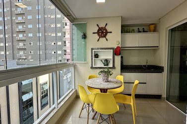 Apartamento &agrave; venda - 122m&sup2; - Meia Praia