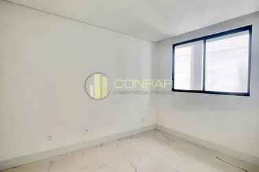 Apartamento &agrave; venda - 127m&sup2; - Meia Praia