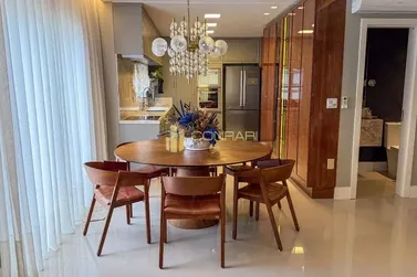 Apartamento &agrave; venda - 251m&sup2; - Meia Praia