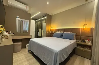 Apartamento &agrave; venda - 136m&sup2; - Meia Praia