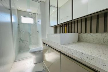 Apartamento &agrave; venda - 117m&sup2; - Meia Praia