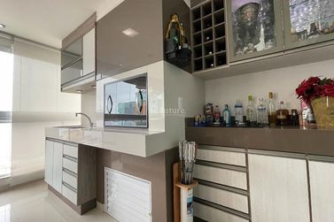 Apartamento &agrave; venda - 248m&sup2; - Meia Praia