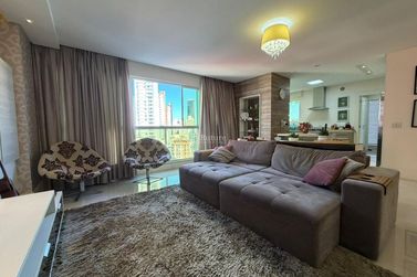 Apartamento &agrave; venda - 130m&sup2; - Centro