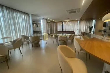 Apartamento &agrave; venda - 133m&sup2; - meia praia