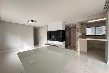 Apartamento &agrave; venda - 100m&sup2; - Meia Praia
