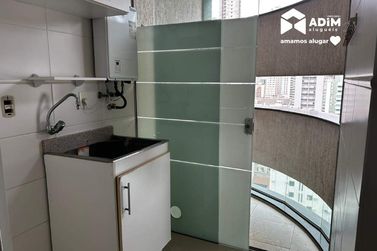 Apartamento para alugar - 140m&sup2; - Meia Praia