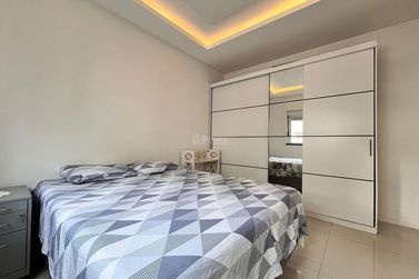 Apartamento &agrave; venda - 142m&sup2; - Meia Praia