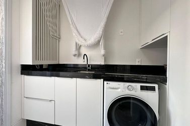 Apartamento &agrave; venda - 140m&sup2; - Meia Praia