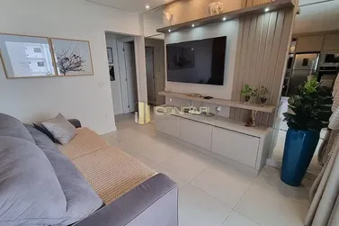 Apartamento &agrave; venda - 120m&sup2; - Meia Praia