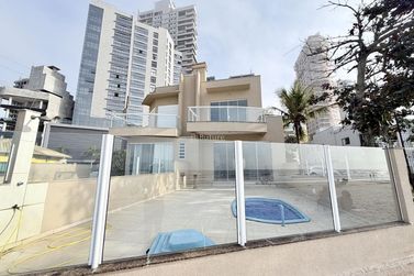 Casa &agrave; venda - 170m&sup2; - 