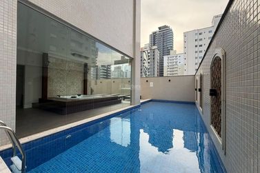 Apartamento &agrave; venda - 125m&sup2; - Meia Praia