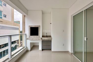 Apartamento &agrave; venda - 95m&sup2; - Meia Praia