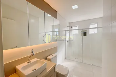 Apartamento &agrave; venda - 185m&sup2; - MEIA PRAIA