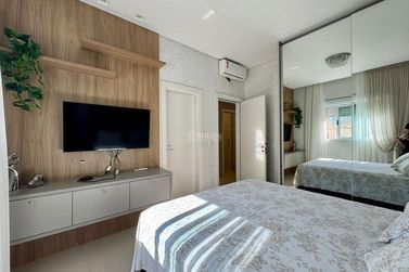 Apartamento &agrave; venda - 240m&sup2; - Meia Praia