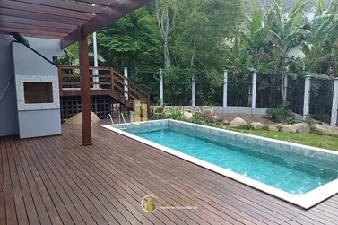 Sobrado &agrave; venda - 393m&sup2; - Taquaras