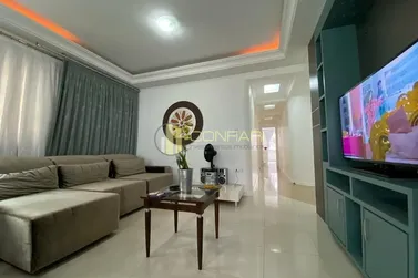 Apartamento &agrave; venda - 117m&sup2; - Meia Praia