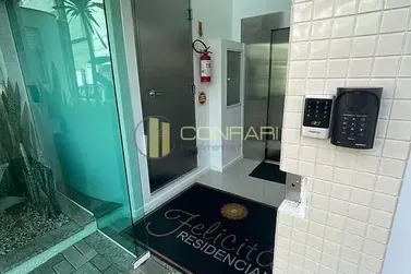 Apartamento &agrave; venda - 80m&sup2; - Meia Praia