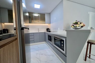 Apartamento &agrave; venda - 118m&sup2; - Meia Praia