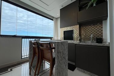 Apartamento &agrave; venda - 168m&sup2; - Meia Praia