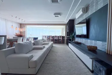 Apartamento &agrave; venda - 198m&sup2; - Meia Praia