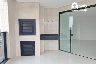 Apartamento para alugar - 135m&sup2; - Meia Praia