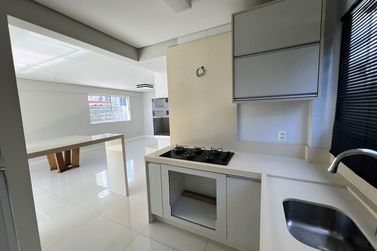 Apartamento &agrave; venda - 100m&sup2; - Meia Praia