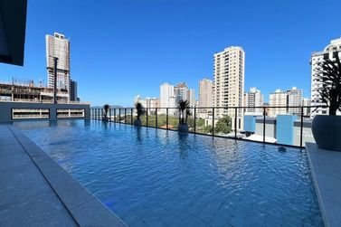 Apartamento &agrave; venda - 123m&sup2; - Meia Praia